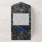 Donker Gotisch Zwart & Blauw Filigraan Moth QR Cod All In One Uitnodiging (Buitenkant)