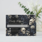 Donker Gotische Moody Skulls & Bloemen Bruiloft RSVP Kaartje (Staand voorkant)