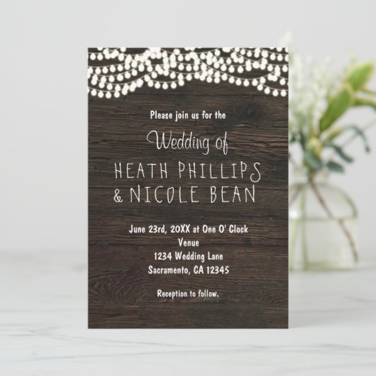 Donker Hout Rustieke String Lights Bruiloft Uitnod Kaart (Staand voorkant)