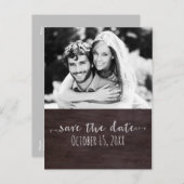 Donker hout SAVE DE DATUM Rustieke bruiloft foto Aankondigingskaart (Voorkant / Achterkant)