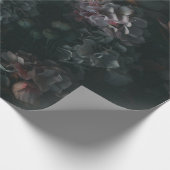 Donker humeurig bloemetjespakpapier cadeaupapier (Hoek)