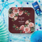 Donker humeurig roze en rode rozen kastanjebruin b papieren bordje (Feest)