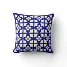 Donker marineblauw op witte geometrische bloemen