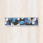 Donker naadloos patroon met blauwe vlinders Morpho Deurbordje (Voorkant)
