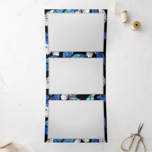 Donker naadloos patroon met blauwe vlinders Morpho Drieluik Kaart (Binnen)