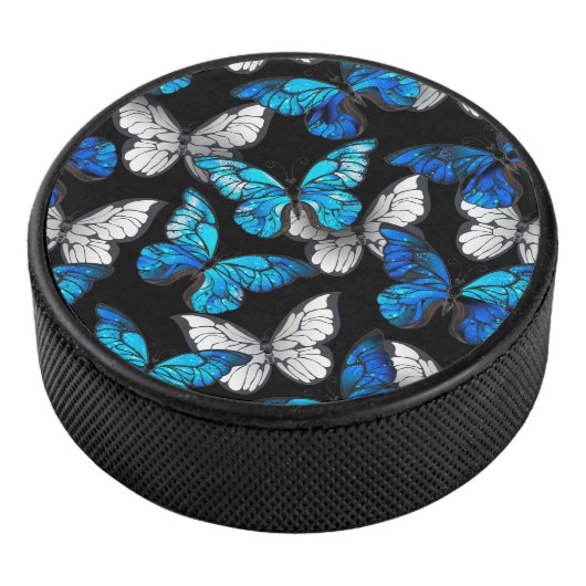 Donker naadloos patroon met blauwe vlinders Morpho Hockey Puck (3/4)
