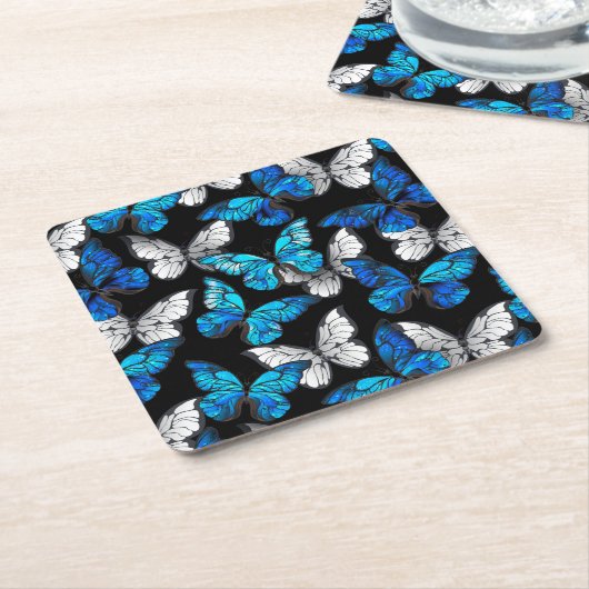 Donker naadloos patroon met blauwe vlinders Morpho Kartonnen Onderzetters (Schuin)