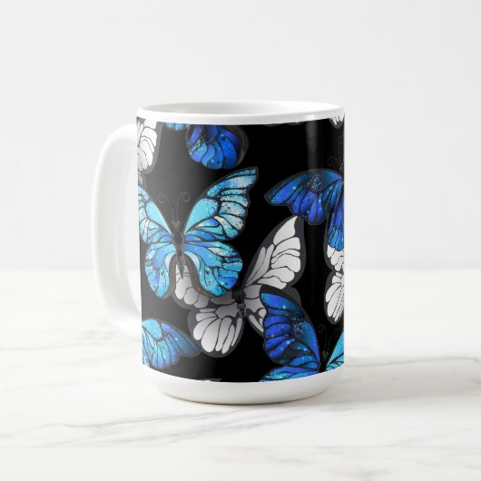 Donker naadloos patroon met blauwe vlinders Morpho Koffiemok (Voorkant links)