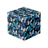 Donker naadloos patroon met blauwe vlinders Morpho Kubus (Achter hoekig)