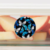 Donker naadloos patroon met blauwe vlinders Morpho Labels (Aangebracht)