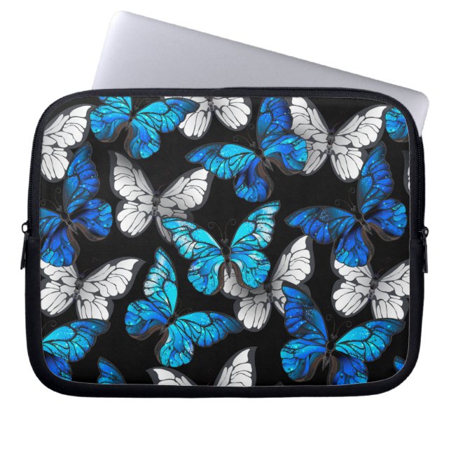 Donker naadloos patroon met blauwe vlinders Morpho Laptop Sleeve (Voorkant)