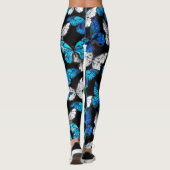 Donker naadloos patroon met blauwe vlinders Morpho Leggings (Achterkant)