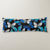 Donker naadloos patroon met blauwe vlinders Morpho Lichaamskussen (Achterkant)