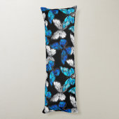 Donker naadloos patroon met blauwe vlinders Morpho Lichaamskussen (Achterkant (Verticaal))