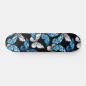 Donker naadloos patroon met blauwe vlinders Morpho Persoonlijk Skateboard (Horizontaal)