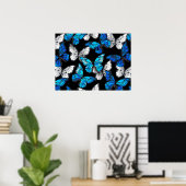 Donker naadloos patroon met blauwe vlinders Morpho Poster (Thuiskantoor)