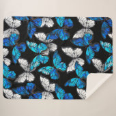 Donker naadloos patroon met blauwe vlinders Morpho Sherpa Deken (Voorkant (horizontaal))