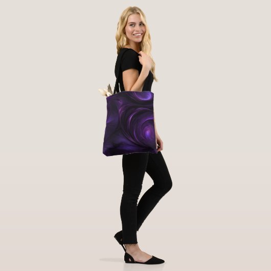 Donker Paarse wervelontwerp Tote Bag (Op model)