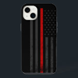 Donker & Robuust | Brandweerman Rode Lijn Vlag<br><div class="desc">Met een unieke en onder de radar look die een brede aantrekkingskracht heeft voor velen, zal dit iPhone OtterBox Defender-hoesje gemakkelijk koppen slaan. Het hoesje heeft een donkere en verontruste stijl brandweervlag met een levendige rode lijn die door het midden loopt. De rode lijn is een symbolische weergave van de...</div>