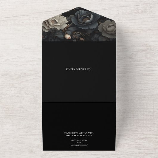 Donker Romantische Floral Gotische Bruiloft All In One Uitnodiging (Buitenkant)