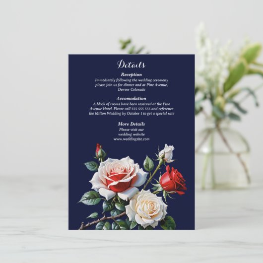Donker roze witte rode rozen bloemenbruiloft informatiekaartje (Staand voorkant)