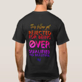 Donker T-shirt: over gekwalificeerd T-shirt (Achterkant)