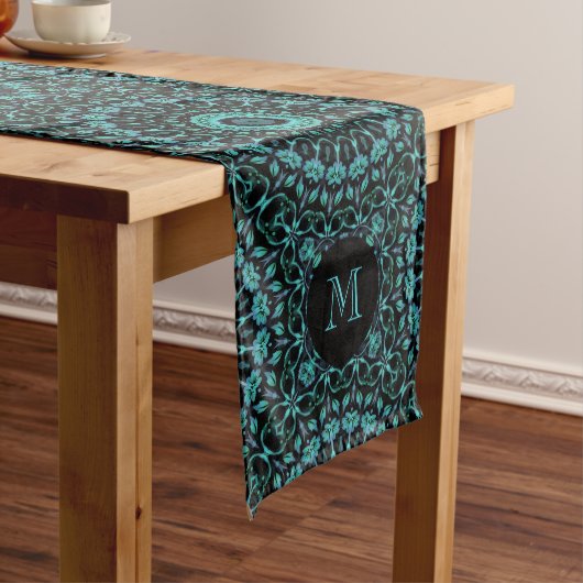Donker Teal Mandala Monogram Medium Tafelloper (Voorbeeld)