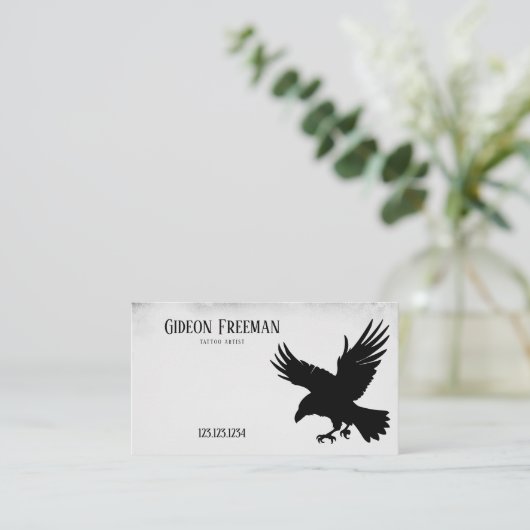 Donker Zwart & Wit Vliegende Kraai Tattoo Artiest Visitekaartje (Staand voorkant)
