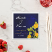 Donkerblauw en goudgele rozenweddenschap servetten (Insitu)
