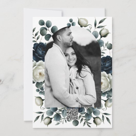 Donkerblauw en wit Modern Floral Verloving Kaart (Achterkant)