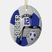 ⚽ donkerblauw en wit personaliseer Voetbal Keramisch Ornament (Rechts)
