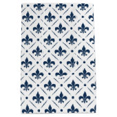 Donkerblauw Fleur De Lis patroon op witte achtergr Medium Cadeauzakje (Achterkant)