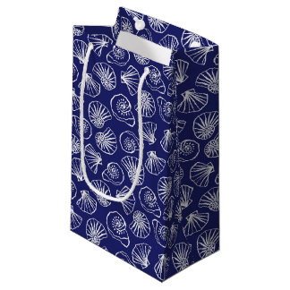 DONKERBLAUW MET WITTE TROPISCHE SCHELPEN KLEIN CADEAUZAKJE