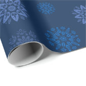 Donkerblauw sneeuwvlokpatroon cadeaupapier (Rol Hoek)