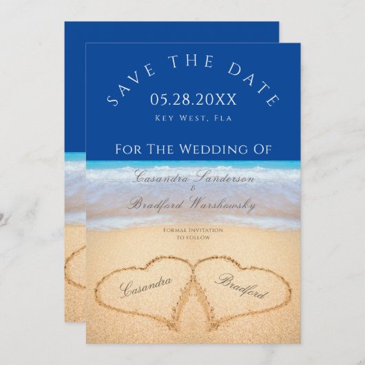 Donkerblauw strand 2 Harten op de zand bruiloft Kaart (Voorkant / Achterkant)