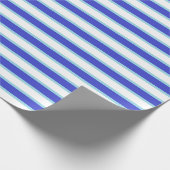 Donkerblauw, wit en pasteelblauw strepen cadeaupapier (Hoek)