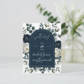 Donkerblauw & wit Modern Bloemengroen Save Date Aankondigingskaart (Staand voorkant)