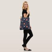 Donkerblauwe bloemtas tote bag (Op model)