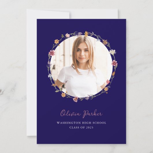 Donkerblauwe Boho Wildflower Krans Afstudeerfeest Kaart (Achterkant)