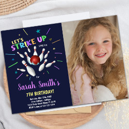 Donkerblauwe Bowling Birthday-uitnodigingen met fo Kaart