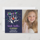 Donkerblauwe Bowling Birthday-uitnodigingen met fo Kaart (Voorkant)