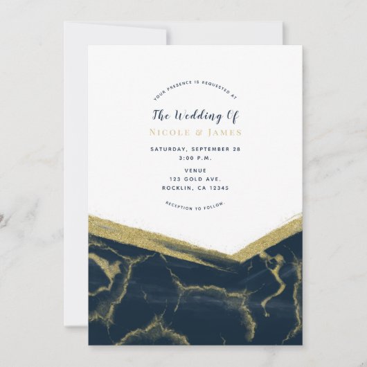 Donkerblauwe en gouden marmeren chique moderne bru kaart (Voorkant)