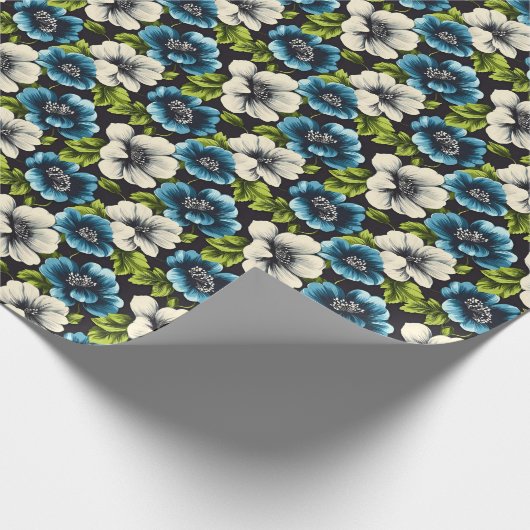 Donkerblauwe en witte bloemen cadeaupapier (Hoek)