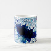 Donkerblauwe geodekristallen en gouden digitale ku koffiemok (Center)