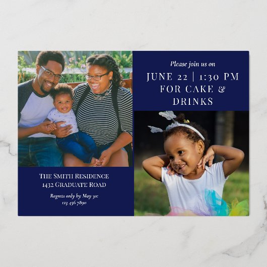 Donkerblauwe goudkalligrafie Foto-Afstuderen Folie Uitnodiging (Achterkant)