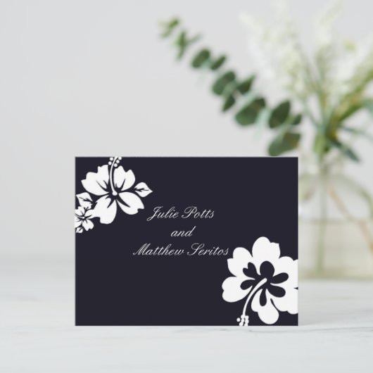 Donkerblauwe Hibiscus bruiloft uitnodiging Briefkaart (Staand voorkant)