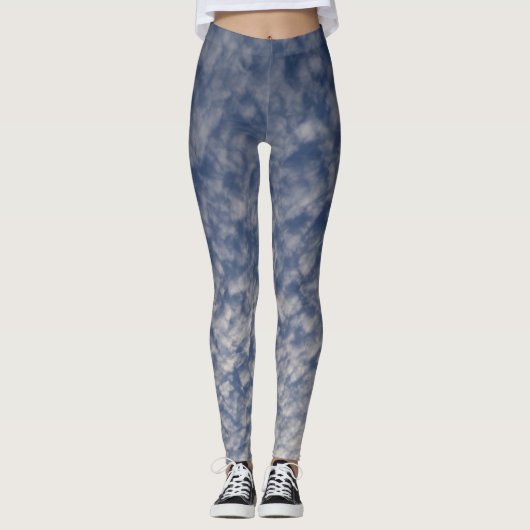 Donkerblauwe legging met een bewolkte lucht (Voorkant)
