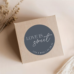 Donkerblauwe 'Love is Sweet' huwelijksgunst Ronde Sticker