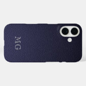 Donkerblauwe namaakleer witte gemonogrammeerde ini Case-Mate iPhone case (Achterkant (horizontaal))