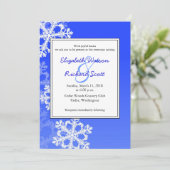 Donkerblauwe Sneeuwvlokken Kerst trouw uitnodiging (Staand voorkant)